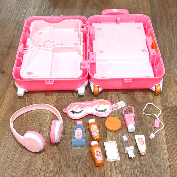 Disney Princess Style Collection Deluxe Suitcase - Picture 3 of 14